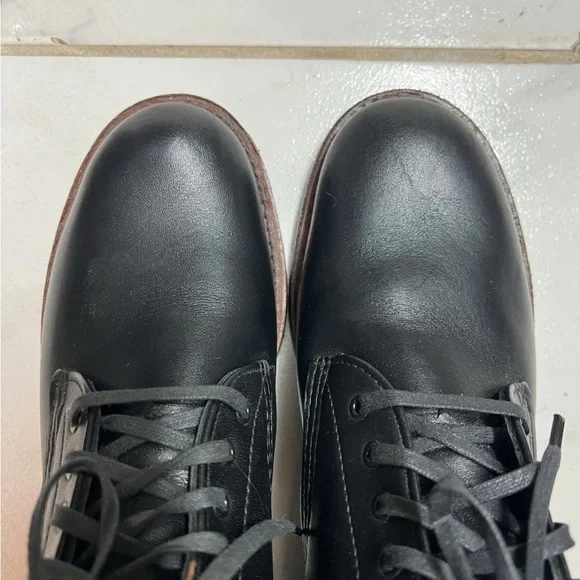 Nice Redwing Boots 9071 “TWO SIZES” One Boot 7.5D and One  display picture 3
